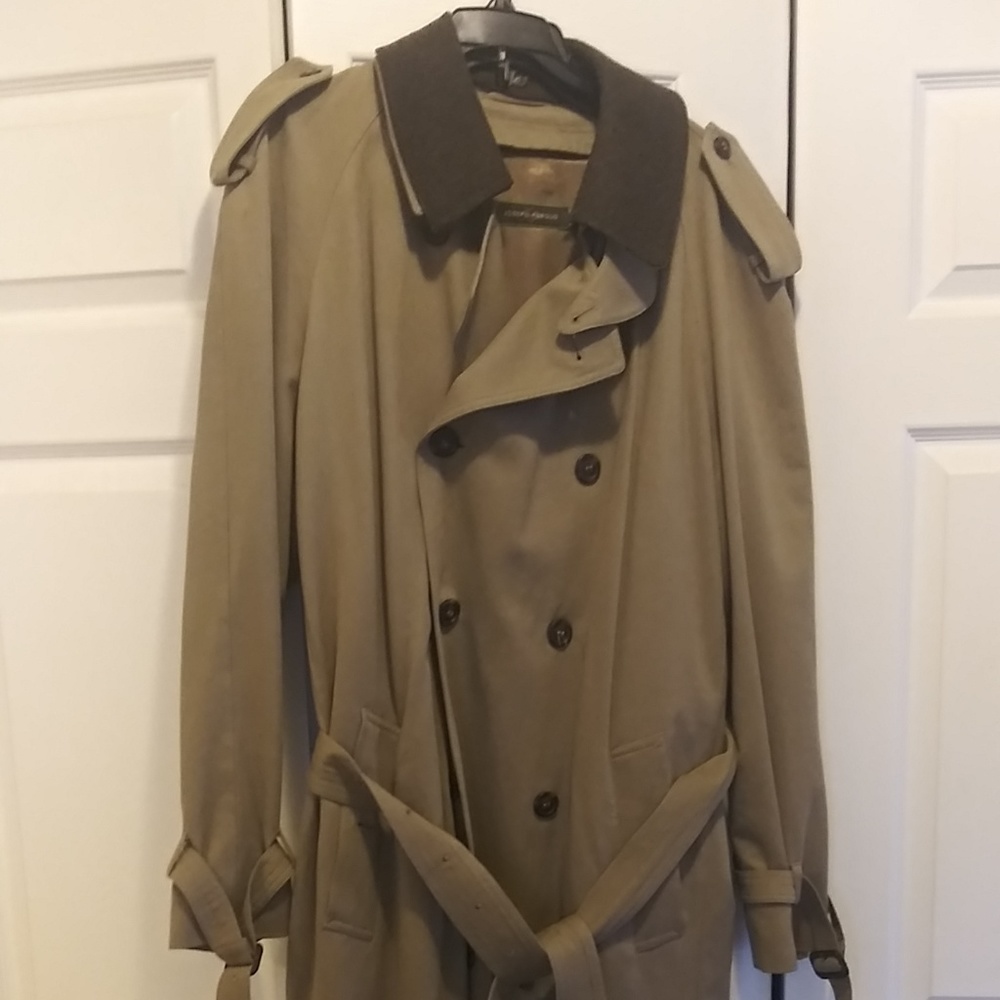 Awesome Men's Trench coat by Joseph Abboud